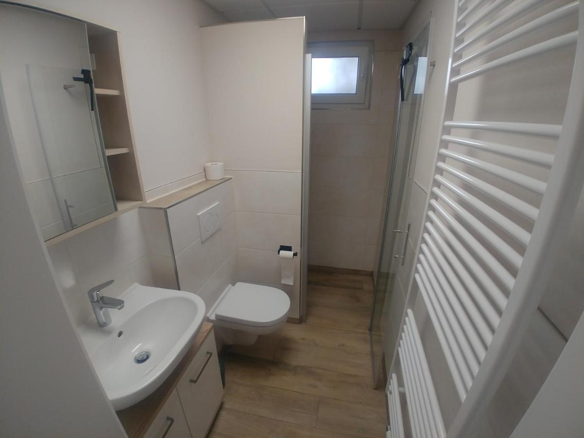 Monteur- Und Ferienwohnung Gemmer 52Qm Herold Exterior photo